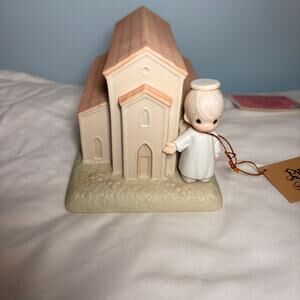 VTG 1989 -There’s A Christian Welcome Here Special Commemorative Chapel Figurine